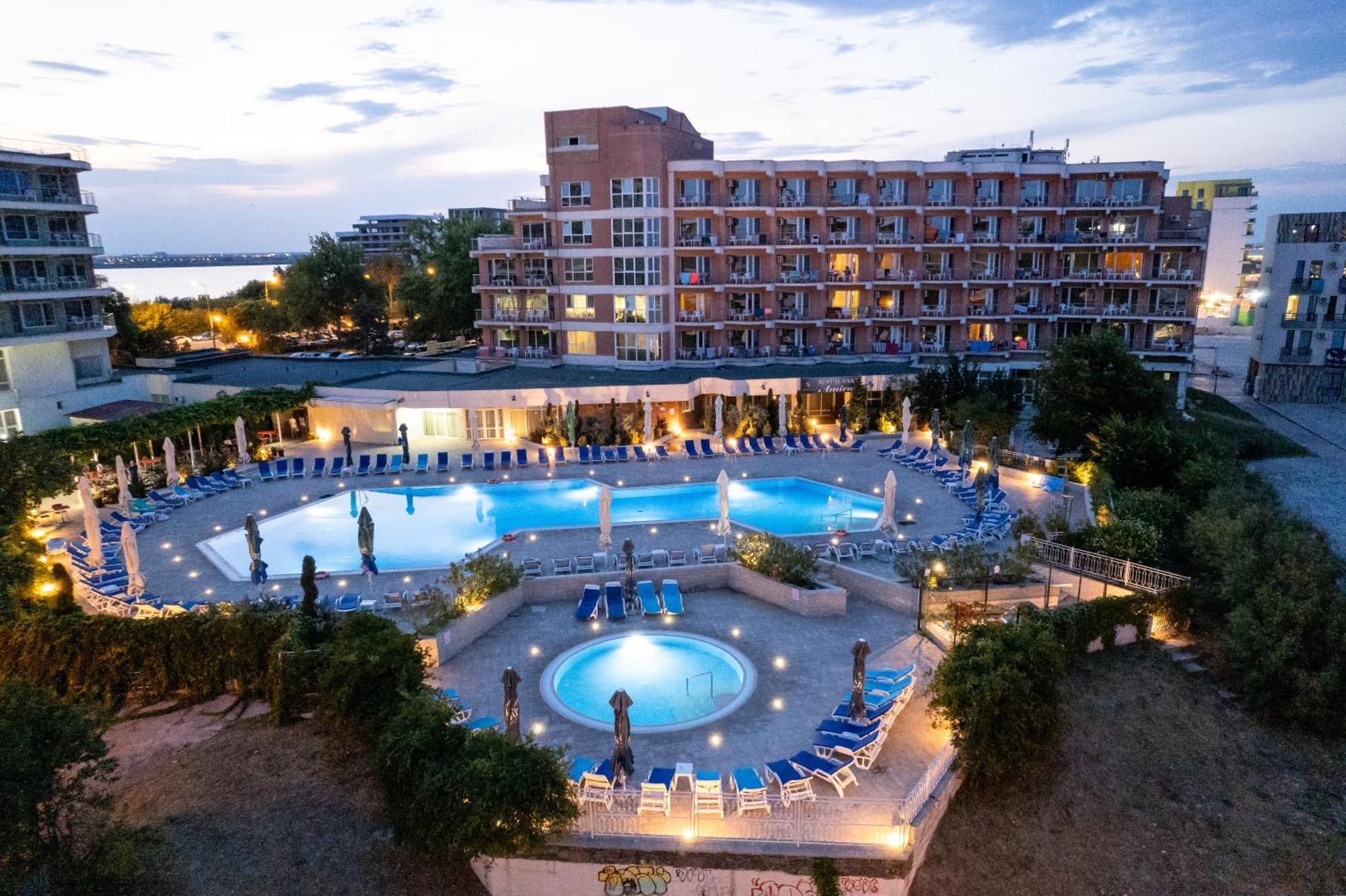 Hotel Amiral Mamaia Exterior foto